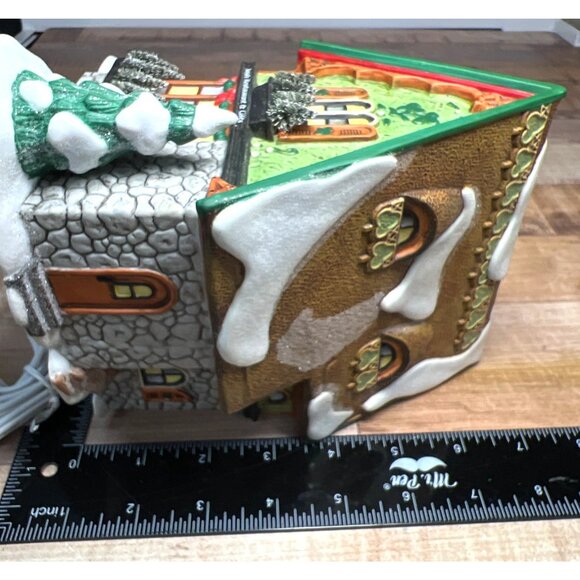 Department 56 McElfins Irish Restaurant & Gifts Lighted House North Pole series - Picture 7 of 9